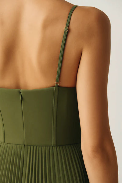 Petra™ | Solid Pleated Midi Dress